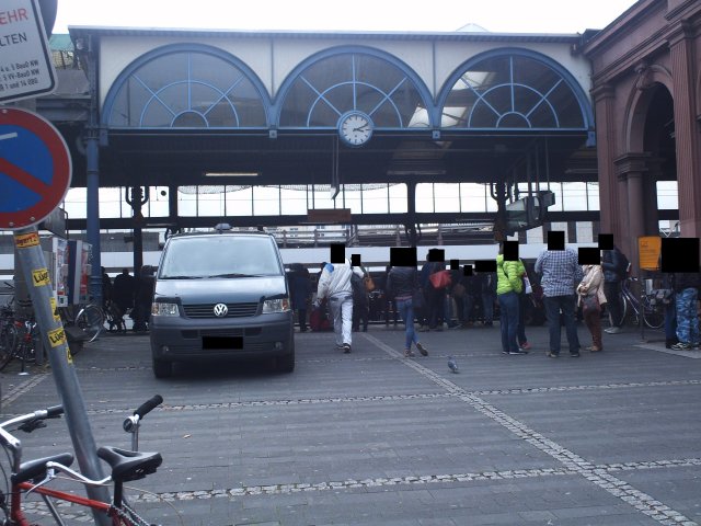 Zugang vom Busbahnhof