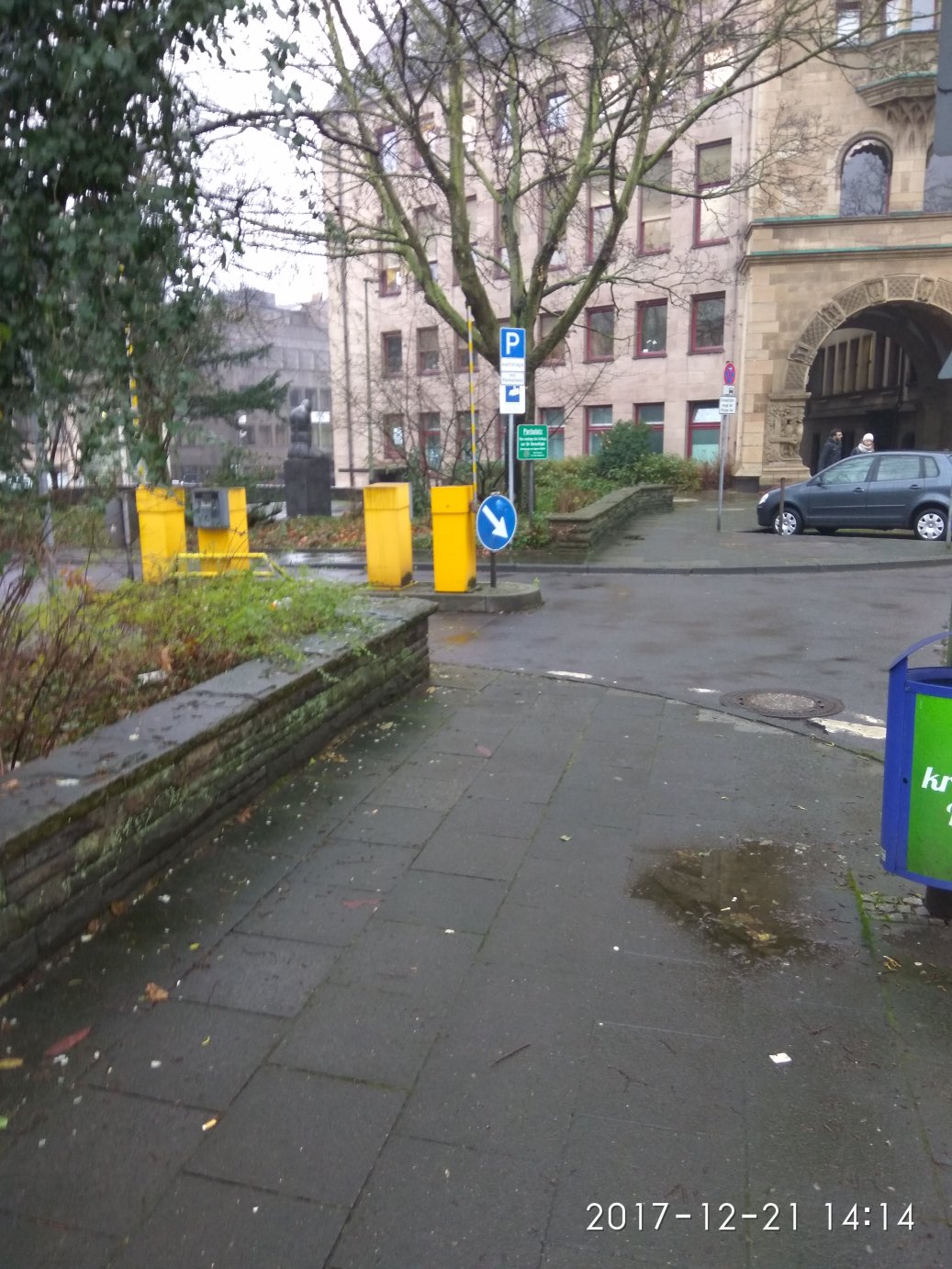Rathaus Duisburg Links vom Haupteingang