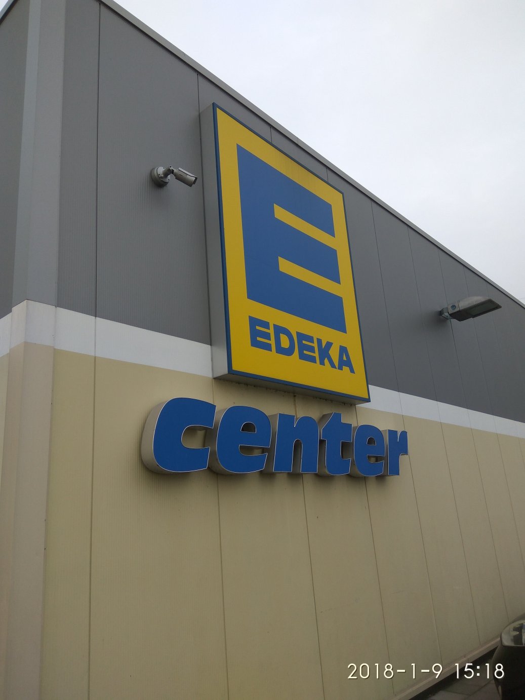 EDEKA als Teil des EKZ