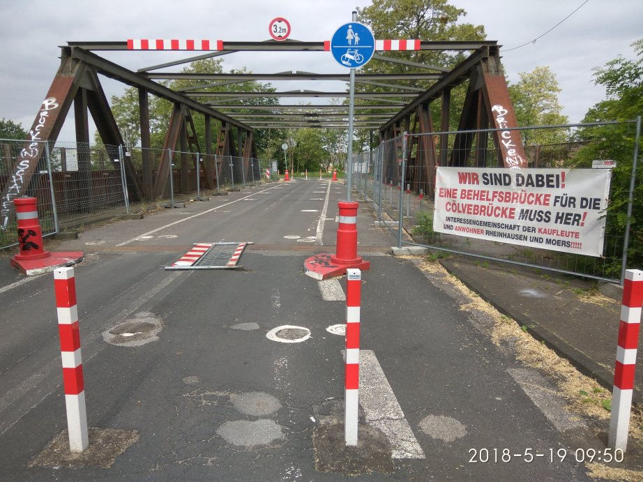 Die Alte Cölve-Brücke vor dem Abriss, schon gesperrt für Autoverkehr.
