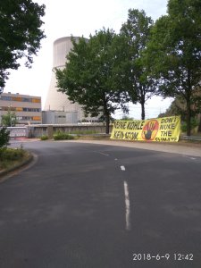 Markanter Kühlturm des AKW