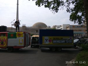 Bühne vor der Kuppel