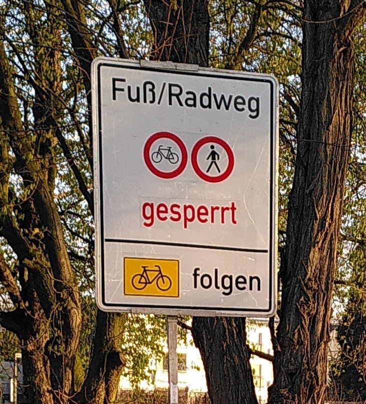 Symbolbild: Bei der A40 Brücke über den Rhein gibt es nicht einmal eine Umleitung