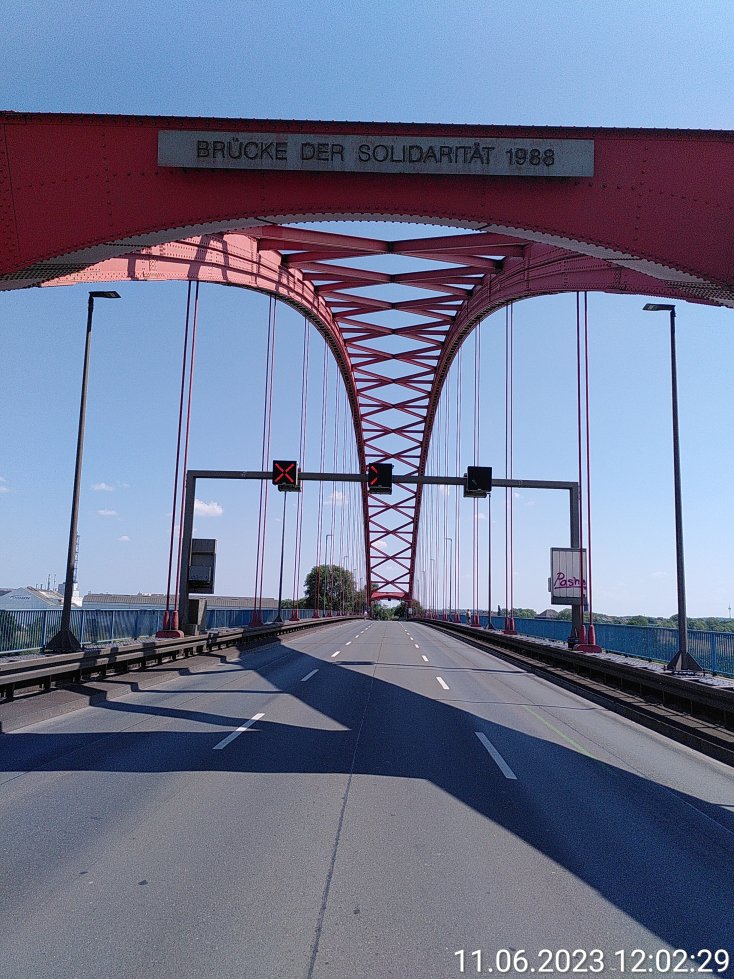 Bild der Brücke der Solidarität ohne KFZ-Verkehr im heutigen Zustand