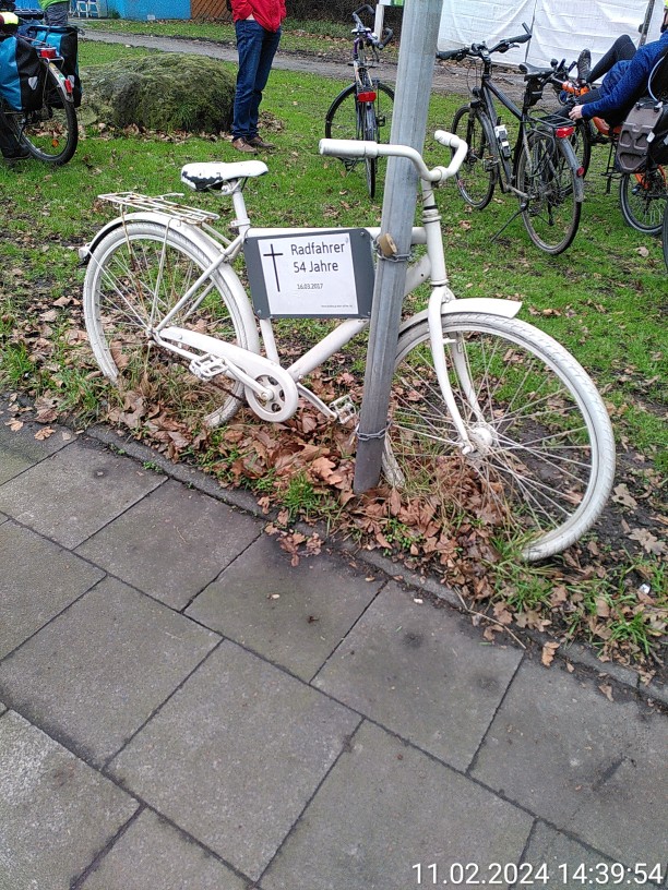Geisterrad als Symbol für Verkehrstote