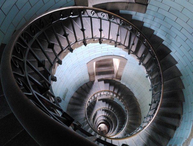 Wendeltreppe im Leuchturm Eckmühl von oben